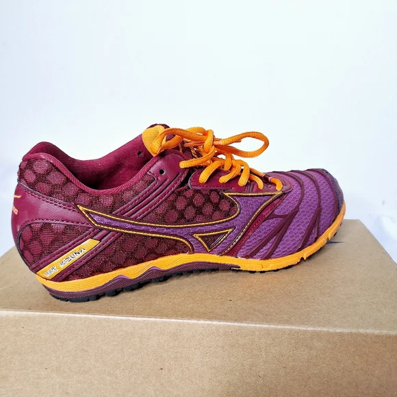 NWB Mizuno brand " The Kizuna" Track and Field running shoes womens size 10. - Picture 5 of 11